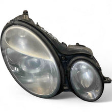 Laden Sie das Bild in den Galerie-Viewer, Frontscheinwerfer Mercedes-Benz T-Model 2118201461 Rechts Scheinwerfer Headlight