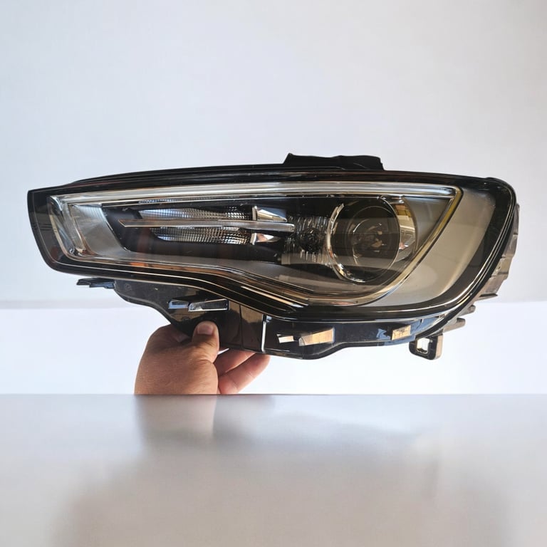 Frontscheinwerfer Audi A3 8V0941031AE Links Scheinwerfer Headlight