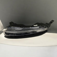 Load image into Gallery viewer, Frontscheinwerfer Hyundai Bayon 92207-Q0600 LED Links Scheinwerfer Headlight