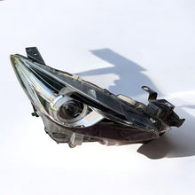 Laden Sie das Bild in den Galerie-Viewer, Frontscheinwerfer Mazda 3 BHN3-51030 Xenon Rechts Scheinwerfer Headlight