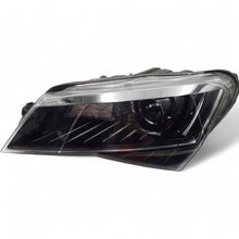 Laden Sie das Bild in den Galerie-Viewer, Frontscheinwerfer Skoda Superb III 3V1941015 Xenon Links Scheinwerfer Headlight