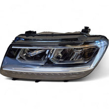 Laden Sie das Bild in den Galerie-Viewer, Frontscheinwerfer VW Tiguan 5NB941035B 030110123100 Full LED Rechts oder Links