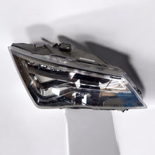 Load image into Gallery viewer, Frontscheinwerfer Seat Ateca 576941008 Xenon Ein Stück (Rechts oder Links)