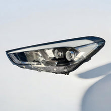 Load image into Gallery viewer, Frontscheinwerfer Hyundai Tucson 92101-D7200 Links Scheinwerfer Headlight