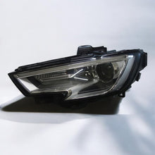 Laden Sie das Bild in den Galerie-Viewer, Frontscheinwerfer Audi A3 8V0941005E Xenon Links Scheinwerfer Headlight