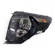 Laden Sie das Bild in den Galerie-Viewer, Frontscheinwerfer Ford Transit Courier R2X613W030 Ein Stück (Rechts oder Links) SCH5046597204pk