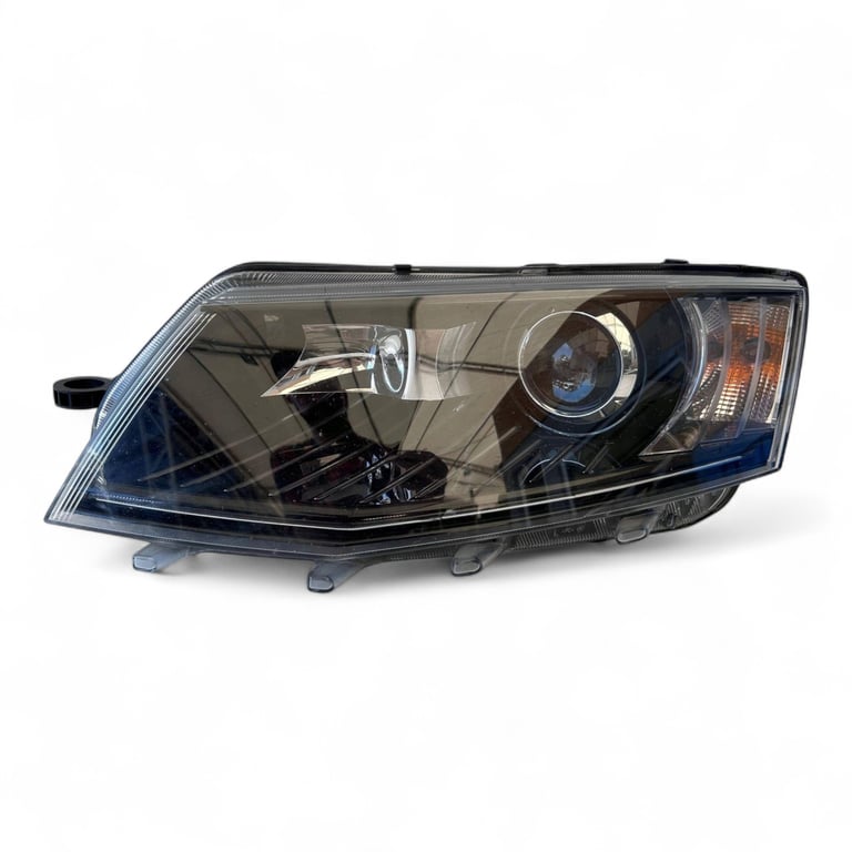Frontscheinwerfer Skoda Octavia III 5E1941015B Xenon Links Headlight SCH9021155864ah