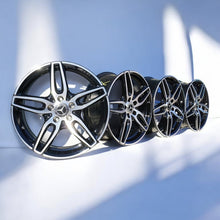 Load image into Gallery viewer, 4x Alufelge 18 Zoll 7.5&quot; 5x112 52ET Glanz Schwarz A1764010700 Mercedes-Benz W176
