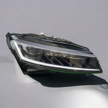 Laden Sie das Bild in den Galerie-Viewer, Frontscheinwerfer Skoda Superb III 3V1941016D Rechts Scheinwerfer Headlight