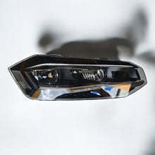 Laden Sie das Bild in den Galerie-Viewer, Frontscheinwerfer VW Polo 2G1941036B LED Rechts Scheinwerfer Headlight