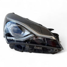 Load image into Gallery viewer, Frontscheinwerfer Toyota Yaris 0D197 Rechts Scheinwerfer Headlight SCH2930471341an