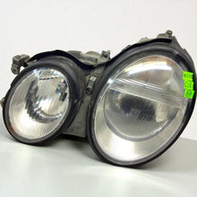 Laden Sie das Bild in den Galerie-Viewer, Frontscheinwerfer Mercedes-Benz Clk A2088200761 Xenon Links Headlight SCH5267024839ka