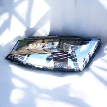 Load image into Gallery viewer, Frontscheinwerfer Skoda Fabia III 6V1941015 Links Scheinwerfer Headlight