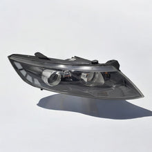 Load image into Gallery viewer, Frontscheinwerfer Kia Optima 92102-2T421 Xenon Rechts Scheinwerfer Headlight