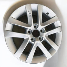 Laden Sie das Bild in den Galerie-Viewer, 1x Alufelge 16 Zoll 7.0&quot; 5x108 50ET Glanz Silber 31414275 Volvo Xc70 Rim Wheel