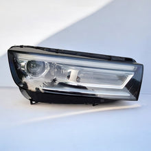 Laden Sie das Bild in den Galerie-Viewer, Frontscheinwerfer Audi Q5 80A941006A Xenon Ein Stück (Rechts oder Links)
