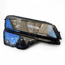 Load image into Gallery viewer, Frontscheinwerfer Skoda Karoq 57B941016A Rechts Scheinwerfer Headlight SCH8270665332ds