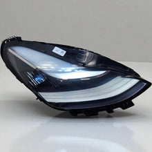 Laden Sie das Bild in den Galerie-Viewer, Frontscheinwerfer Tesla Model 3 1077376-00-C Rechts Scheinwerfer Headlight