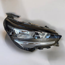 Laden Sie das Bild in den Galerie-Viewer, Frontscheinwerfer Opel Corsa F 39162649 Rechts Scheinwerfer Headlight SCH3477036123pm