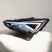 Load image into Gallery viewer, Frontscheinwerfer Seat Tarraco 5FJ941007F LED Links Scheinwerfer Headlight