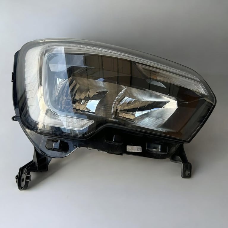 Frontscheinwerfer Renault Master 260105567R Rechts Scheinwerfer Headlight SCH9611519206ij