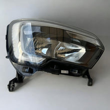 Load image into Gallery viewer, Frontscheinwerfer Renault Master 260105567R Rechts Scheinwerfer Headlight SCH9611519206ij
