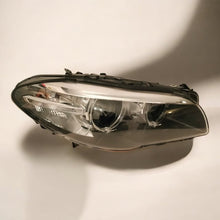 Laden Sie das Bild in den Galerie-Viewer, Frontscheinwerfer BMW F11 F10 7317132-05 Xenon Rechts Scheinwerfer Headlight SCH2188256077nx