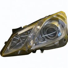Laden Sie das Bild in den Galerie-Viewer, Frontscheinwerfer Mercedes-Benz A207 A2078200159 Xenon Links Headlight SCH7400397671sj