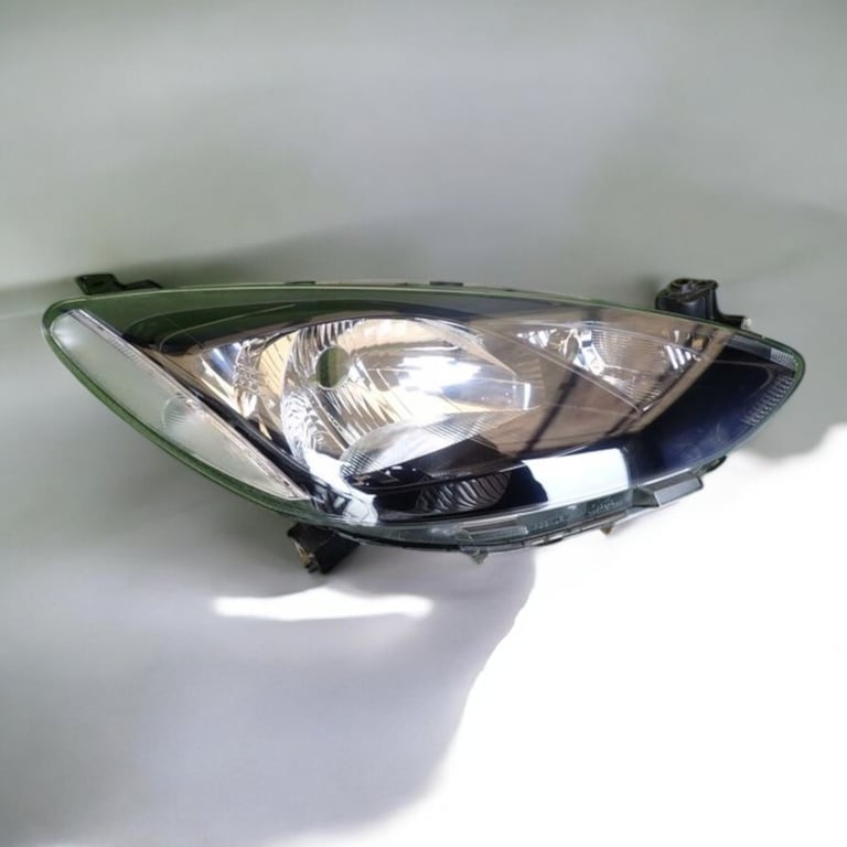 Frontscheinwerfer Mazda 2 D651-51030 Rechts Scheinwerfer Headlight