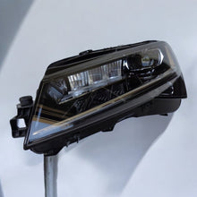 Laden Sie das Bild in den Galerie-Viewer, Frontscheinwerfer Skoda Superb III 3V1941015D Full LED Links Headlight