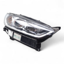 Laden Sie das Bild in den Galerie-Viewer, Frontscheinwerfer Ford Mondeo Hatchback ES73-13W029-HD Rechts Headlight SCH7859289681ns