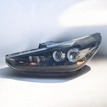 Laden Sie das Bild in den Galerie-Viewer, Frontscheinwerfer Hyundai I30 64921-21050 Links Scheinwerfer Headlight