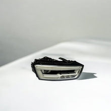 Laden Sie das Bild in den Galerie-Viewer, Frontscheinwerfer Audi Q3 8U0941034 Rechts Scheinwerfer Headlight