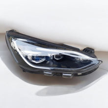 Load image into Gallery viewer, Frontscheinwerfer Ford Focus JX7B-13E016-AH Rechts Scheinwerfer Headlight