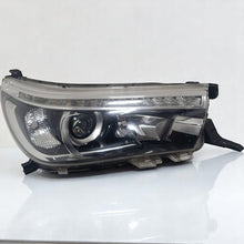 Laden Sie das Bild in den Galerie-Viewer, Frontscheinwerfer Toyota Hilux VIII Full LED Rechts Scheinwerfer Headlight SCH8231190777lz