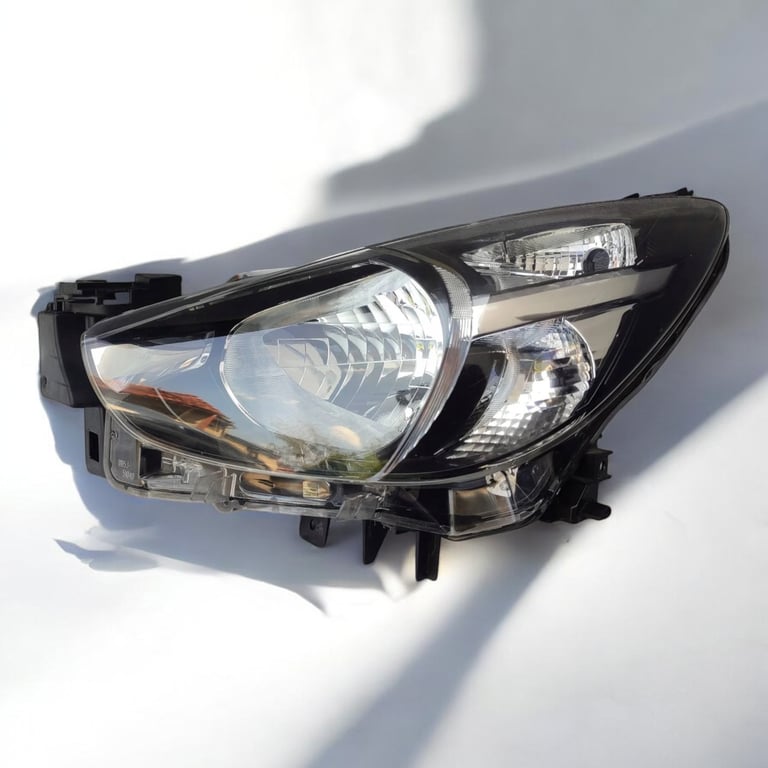 Frontscheinwerfer Mazda III DB5J-51040 Links Scheinwerfer Headlight