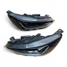 Laden Sie das Bild in den Galerie-Viewer, Frontscheinwerfer Ford Focus NX7B-13E017-AG Full LED Links Headlight SCH3176618255pv