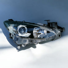 Load image into Gallery viewer, Frontscheinwerfer Mazda 3 BHR151030 Rechts Scheinwerfer Headlight