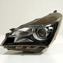Load image into Gallery viewer, Frontscheinwerfer Toyota Yaris Links Scheinwerfer Headlight SCH4321860637rq