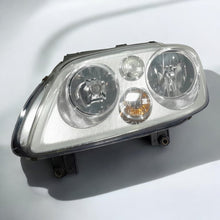 Laden Sie das Bild in den Galerie-Viewer, Frontscheinwerfer VW Touran 1T0941005D Links Scheinwerfer Headlight