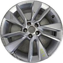 Laden Sie das Bild in den Galerie-Viewer, 1x Alufelge 17 Zoll 6.5&quot; 5x100 39ET 2GM601025D VW T-Cross Rim Wheel