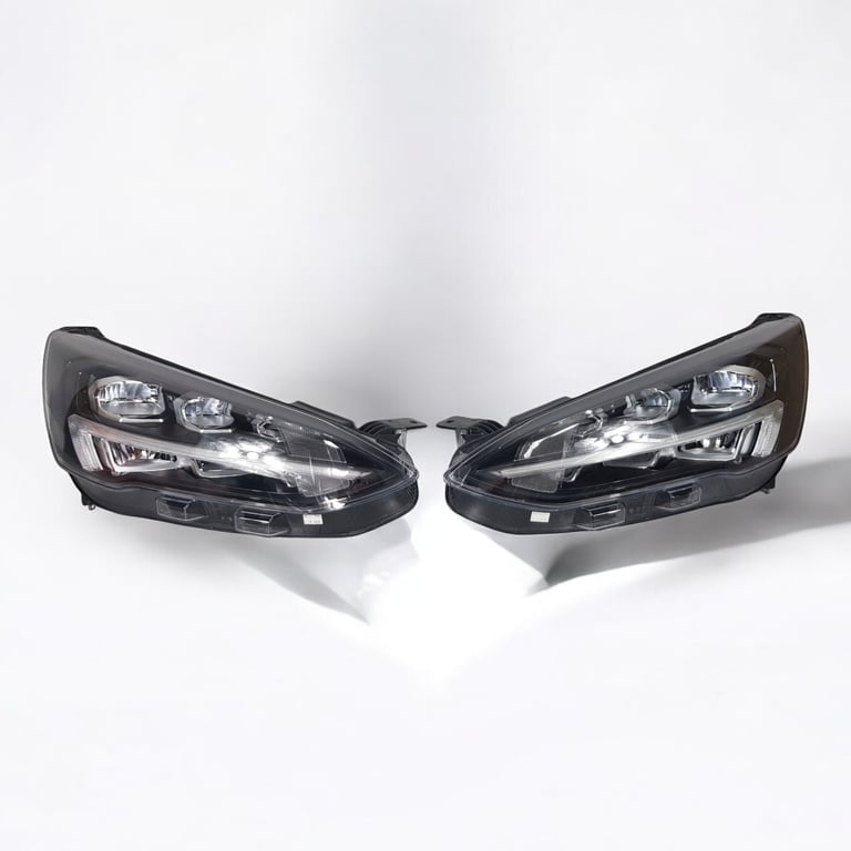 Frontscheinwerfer Ford Focus JX7B-13E015-CE JX7B-13E014-CE LED Rechts oder Links