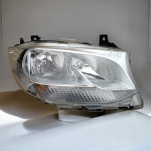 Laden Sie das Bild in den Galerie-Viewer, Frontscheinwerfer Mercedes-Benz Sprinter A9109060100 90139095AF Rechts Headlight