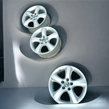 Laden Sie das Bild in den Galerie-Viewer, 3x Alufelge 15 Zoll 6.0&quot; 5x100 5J0601025A Skoda Rim Wheel
