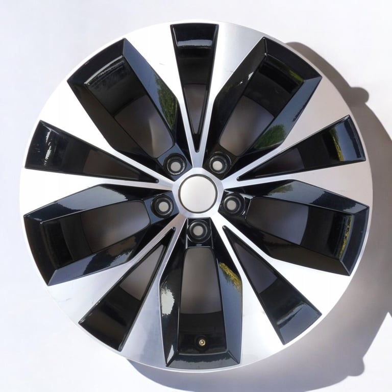 1x Alufelge 18 Zoll 8.0" 5x112 44ET Glanz Silber 3V0601025R Skoda Superb Iii