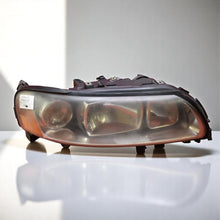 Load image into Gallery viewer, Frontscheinwerfer Volvo V70 30698836 Rechts Scheinwerfer Headlight SCH9156816900jx