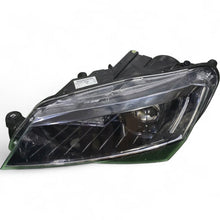 Laden Sie das Bild in den Galerie-Viewer, Frontscheinwerfer Skoda Superb III 3V19410A Bi-Xenon Rechts oder Links