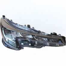 Laden Sie das Bild in den Galerie-Viewer, Frontscheinwerfer Toyota Corolla 81110-82S60 Full LED Rechts Headlight