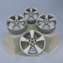 Laden Sie das Bild in den Galerie-Viewer, 4x Alufelge 17 Zoll 6.5" 5x112 39ET Glanz Silber 3C8601025 VW Passat Rim Wheel FEL7381966616mx