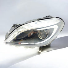 Laden Sie das Bild in den Galerie-Viewer, Frontscheinwerfer Mercedes-Benz W246 A2468207761 Xenon Links Headlight